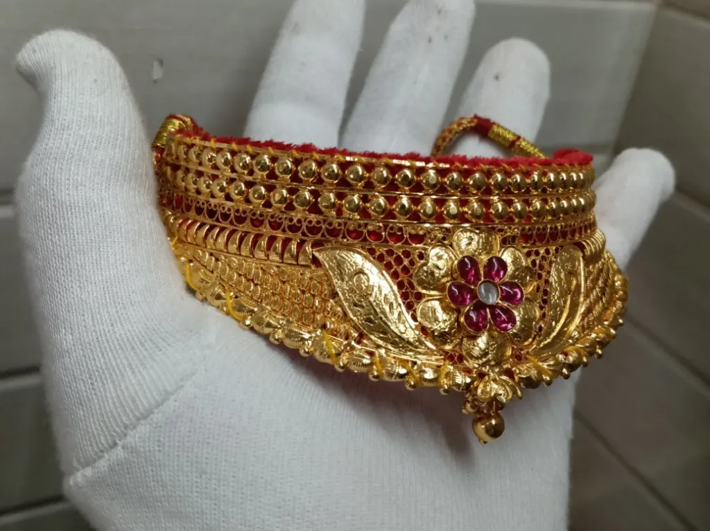 Leaf Choker gold polished