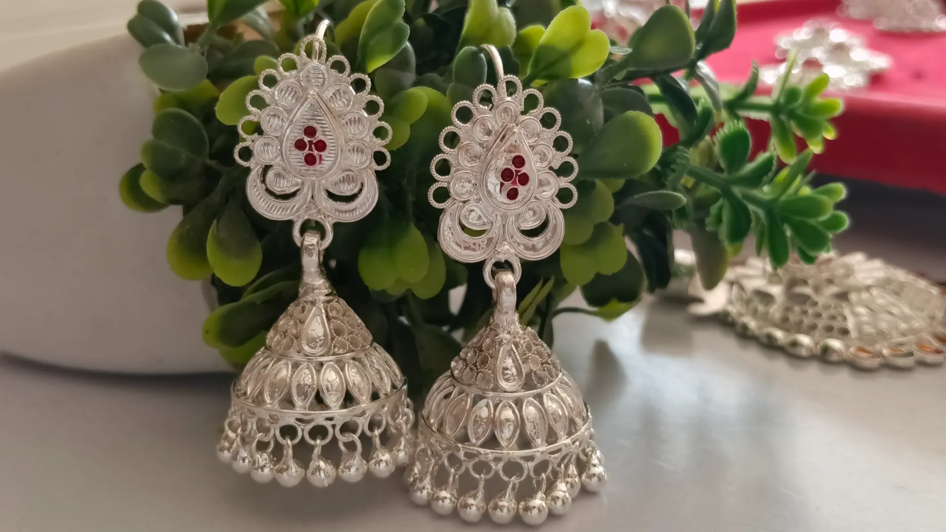 Red enamel jhumki